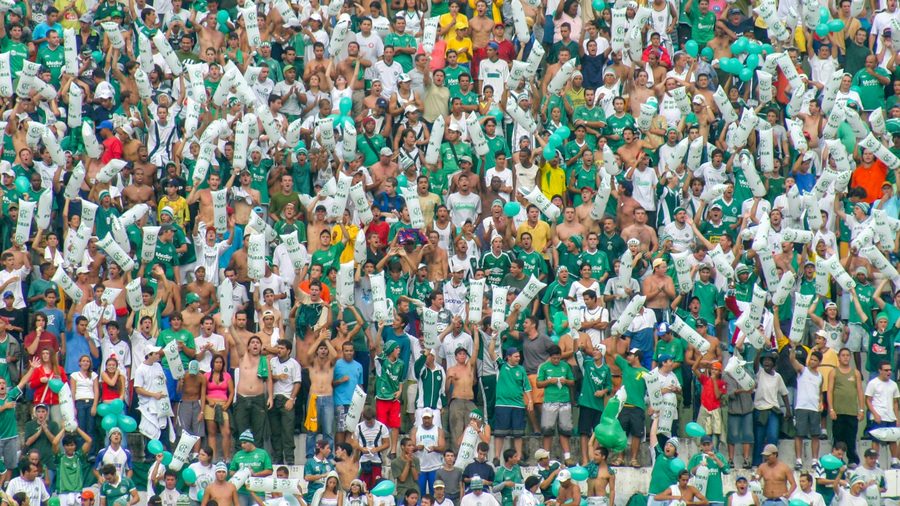 雷火电竞 APP — 营业执照与资质公示示意配图